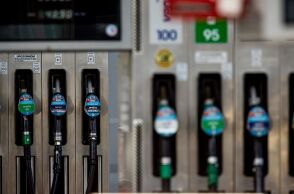 Οι τιμές πετρελαίου ανεβαίνουν ξανά λόγω φόβων ότι η εύθραυστη εκεχειρία ΗΠΑ-Ιράν θα καταρρεύσει και τα Στενά του Ορμούζ θα παραμείνουν κλειστά.