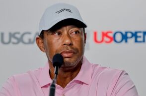 Εισαγγελική έρευνα για τα φάρμακα του Τάιγκερ Γουντς μετά τη σύλληψή του στη Φλόριντα - Ο ίδιος δηλώνει αθώος και αποσύρεται για να λάβει θεραπεία.