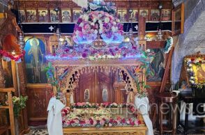 Στα Χανιά στόλισαν τον πιο... viral Επιτάφιο - Τοποθέτησαν λαμπάκια led στον τρούλο του