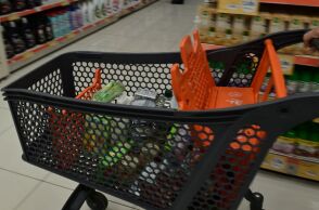 Μεγάλο Σάββατο: Τι ώρα ανοίγουν και κλείνουν καταστήματα και σούπερ μάρκετ