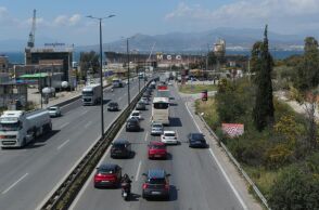 Ομαλά εξελίσσεται η έξοδος των εκδρομέων για το Πάσχα - Στα ύψη η κίνηση τη Μεγάλη Παρασκευή, με 100.130 οχήματα να περνούν από τα διόδια της Αττικής