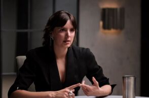 Βιοχημικός αποκαλύπτει πώς η βιομηχανία τροφίμων παραπλανά με την ένδειξη «χωρίς προσθήκη ζάχαρης», τονίζοντας τους κινδύνους για την υγεία μας.