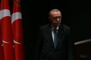 Ο Ερντογάν εξαπολύει σφοδρή επίθεση στο Ισραήλ, μιλά για «παράνομο πόλεμο» και στέλνει μήνυμα ισχύος, τονίζοντας ότι η Τουρκία δεν απειλείται από καμία δύναμη