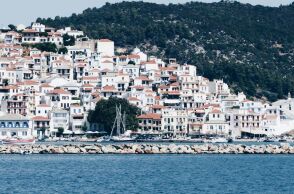 Αν ψάχνετε μη συμβατικό προορισμό, η Σκόπελος και η Άνδρος είναι αυτό που αναζητάτε