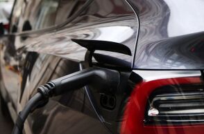 Οι πωλήσεις ηλεκτρικών οχημάτων αυξήθηκαν 51% τον Μάρτιο στην Ευρώπη, καθώς ο πόλεμος στο Ιράν καθιστά τη βενζίνη ασύμφορη για τους καταναλωτές