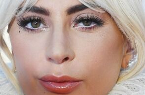 Το Mayhem Ball της Lady Gaga έφτασε τα 419,5 εκατ. δολάρια και πάνω από 4,5 εκατ. θεατές, μπαίνοντας στις 10 πιο επιτυχημένες ποπ περιοδείες όλων των εποχών.