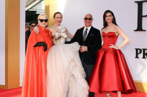 Ο Διάβολος Φοράει Prada 2 | Μέριλ Στριπ, Στάνλεϊ Τούτσι, Εμιλι Μπλαντ και Αν Χάθαγουεϊ στην πρεμιέρα της ταινίας στη Νέα Υόρκη