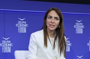 Δόμνα Μιχαηλίδου από Φόρουμ των Δελφών: Επιτακτική ανάγκη η προστασία των ανηλίκων - Αναγκαίο σαφές πλαίσιο για την ΤΝ