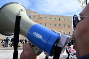Απεργία και συγκέντρωση διαμαρτυρίας στο Σύνταγμα