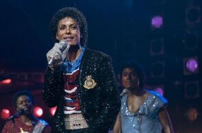 Το Michael για τον Μάικλ Τζάκσον άνοιξε με 217 εκατ. δολάρια παγκοσμίως - Ρεκόρ βιογραφικής ταινίας, παρά τις κακές κριτικές και τις δυσκολίες παραγωγής