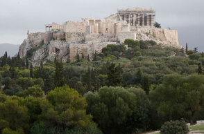 Το πλάτωμα του τηλεσκοπίου Δωρίδη στον αρχαιολογικό χώρο των Δυτικών Λόφων, κοντά στο αστεροσκοπείο Αθηνών