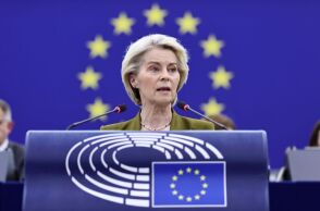 Η Ούρσουλα Φον ντερ Λάιεν παρουσίασε μέτρα για την ενεργειακή κρίση στην ΕΕ, εστιάζοντας στον συντονισμό αποθεμάτων και τη μείωση της ζήτησης μέσω τεχνολογίας.