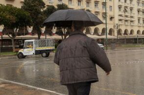Καιρός: Μέχρι τους 25°C η θερμοκρασία την Πέμπτη - Πού θα βρέχει από το μεσημέρι