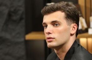 Viral έχει γίνει ο Αλβανός πολιτικός Ούλι Πατσούκου - Ποιος είναι ο νεαρός ακαδημαϊκός που ξεχωρίζει για τη δράση και την εξωτερική του εμφάνιση.