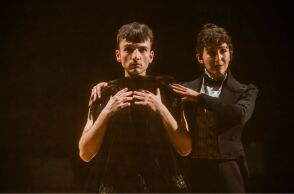 Είδαμε το αιρετικό, κουίρ έργο «Monsieur Vénus» από την Εναλλακτική Σκηνή