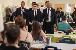 Γαλλία: Γεύματα του 1 ευρώ για όλους τους φοιτητές σε προσπάθεια μείωσης της οικονομικής πίεσης και την κάλυψη βασικών διατροφικών αναγκών.