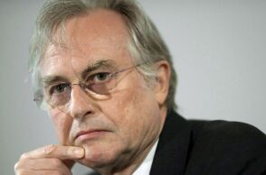 Ο Ρίτσαρντ Ντόκινς δηλώνει ότι η τεχνητή νοημοσύνη διαθέτει συνείδηση μετά από συνομιλίες με chatbot, προκαλώντας αντιδράσεις στην επιστημονική κοινότητα.