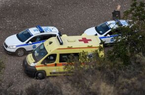 Νεκρός 54χρονος σε παλιό βαγόνι τρένου στη Θεσσαλονίκη - Η ΕΛ.ΑΣ. δεν εντοπίζει εγκληματική ενέργεια - Η σορός θα εξεταστεί για τα ακριβή αίτια θανάτου.