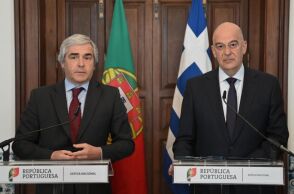 Νίκος Δένδιας: Η Ελλάδα εξετάζει την αγορά στρατιωτικών αεροσκαφών C-390
