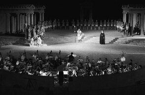 Η «Μήδεια» στην Επίδαυρο, το 1961 © Greek National Opera archive