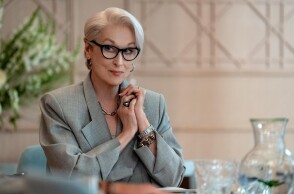 Η Μέριλ Στριπ επέβαλε το iconic look: Το σακάκι που το στούντιο ήθελε να «κόψει» από το «Ο Διάβολος Φοράει Prada 2»