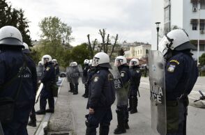 Θεσσαλονίκη: Η αστυνομία έχει προσαγάγει 39 άτομα για τη βίαιη επίθεση κατά φοιτητών στην Πολυτεχνική Σχολή του ΑΠΘ - Έξι τραυματίες μεταφέρθηκαν στο νοσοκομείο