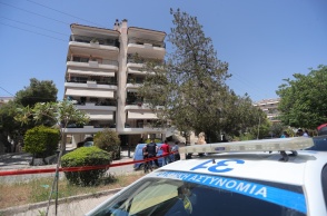 Η πολυκατοικία από την οποία έπεσαν οι δύο 17χρονες στην Ηλιούπολη