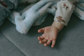 Ραγδαίες εξελίξεις στα Χανιά: Ερευνώνται άλλοι δύο θάνατοι παιδιών στην οικογένεια της 3χρονης