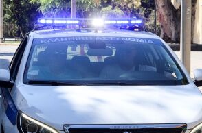 Ρόδος: Συνέλαβαν παππού, πατριό και ιδιοκτήτρια καταστήματος - Επέτρεψαν την κατανάλωση αλκοόλ σε 14χρονο