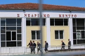 Η αίθουσα όπου γίνεται η δίκη για τα Τέμπη