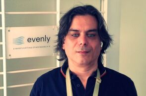 Νίκος Αποστολίδης: Ο τυφλός developer που βρήκε στην AI «άλλου είδους όραση»