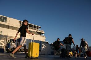 Αγίου Πνεύματος: Ξεκίνησε η έξοδος των εκδρομέων του τριημέρου - Αυξημένη κίνηση σε Πειραιά, Κηφισό και Ελευσίνα