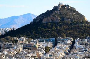 Λόφος του Λυκαβηττού: Άγνωστος ακολούθησε 22χρονη και της επιτέθηκε