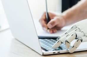 Μια κορυφαία ακαδημαϊκός στην Αυστραλία χρησιμοποίησε τεχνητή νοημοσύνη για να γράψει άρθρο που προέτρεπε τους φοιτητές να την αποφεύγουν