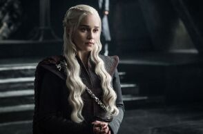 Το Game of Thrones επιστρέφει το 2026 με συλλεκτική 4K έκδοση και 15 ώρες νέου υλικού, γιορτάζοντας τα 15 χρόνια της σειράς του HBO.
