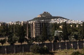 Λυκαβηττός: «Έπεσα στον γκρεμό για να σωθώ» - Η 22χρονη περιγράφει πώς γλίτωσε από την επίθεση αγνώστου