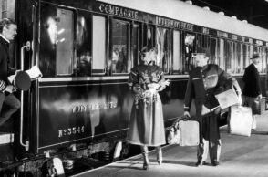 Aναπαλαιωμένα βαγόνια του Orient Express της δεκαετίας του 1920 και του 1930 που εκτελούσαν δρομολόγια από το Λονδίνο προς τη Βενετία
