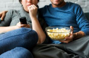 Το YouTube ξεπέρασε το Netflix σε καθημερινή θέαση παγκοσμίως, ενισχύοντας τη θέση του ως κορυφαίας πλατφόρμας ψυχαγωγίας με αυξημένη χρήση σε τηλεοράσεις.