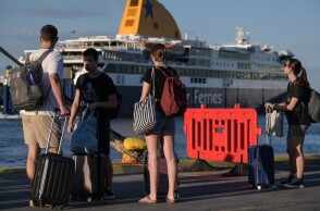 Δεκαπενταύγουστος και αδειούχοι καλοκαιριού στο λιμάνι Πειραιά