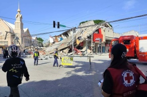 Τουλάχιστον 15 νεκροί από τον σεισμό των 7,8 Ρίχτερ στις Φιλιππίνες