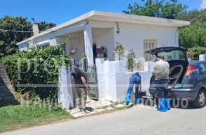 Το σπίτι όπου εντοπίστηκαν νεκροί μητέρα και γιος