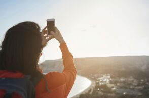 Λευκάδα: Τουρίστας πήγε να βγάλει selfie και έπεσε από τα βράχια
