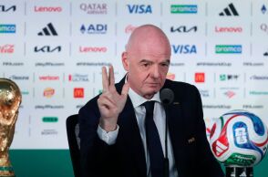 Μουντιάλ 2026: Με ιδιωτικό τζετ μετακινείται ο πρόεδρος της FIFA Τζιάνι Ινφαντίνο, σε μια προσπάθεια να προλαβαίνει δύο αναμετρήσεις την ημέρα σε τρεις χώρες.