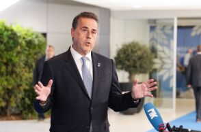 Παπασταύρου: Πρώτη ερευνητική γεώτρηση το 2027 - Επενδύσεις δισεκατομμυρίων, δυνητικά έσοδα έως 10 δισ. ευρώ