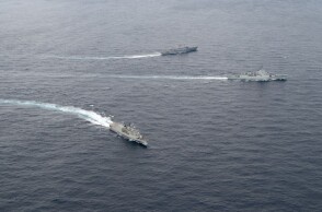 Φρεγάτες και άλλα πολεμικά πλοία σε ναυτικά γυμνάσια