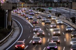 Νέο Ηράκλειο: Εισέπραττε προκαταβολές για ανύπαρκτα αυτοκίνητα - Καταγγελίες για «μαϊμού» επιχειρηματίαΝέο Ηράκλειο: Εισέπραττε προκαταβολές για ανύπαρκτα αυτοκίνητα - Καταγγελίες για «μαϊμού» επιχειρηματία