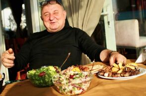 Στου «Μερακλή», το φαγάδικο των αγροτών στον κάμπο της Άρτας