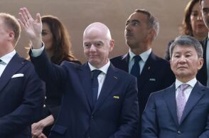 Τζιάνι Ινφαντίνο: Ο πρόεδρος της FIFA υπερασπίστηκε τα νέα διαλείμματα ενυδάτωσης στο Μουντιάλ 2026, απορρίπτοντας τα σενάρια οικονομικού οφέλους.