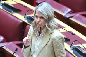 Μιλένα Αποστολάκη: Η κυβέρνηση απαλλάσσει τους πολίτες από τα χρέη αλλά όχι από τις κατασχέσεις