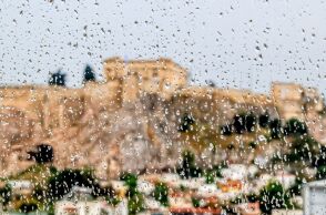 O καιρός σήμερα: Βροχές και καταιγίδες σε πολλές περιοχές, με άνεμους έως 7 μποφόρ και θερμοκρασίες έως 36°C - Εξασθένηση των φαινομένων από το απόγευμα.